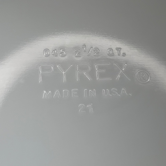 PYREX Early American Casserole Dish Bowl w Lid 2.5 Quarts Rare Vintage EUC - Picture 13 of 16